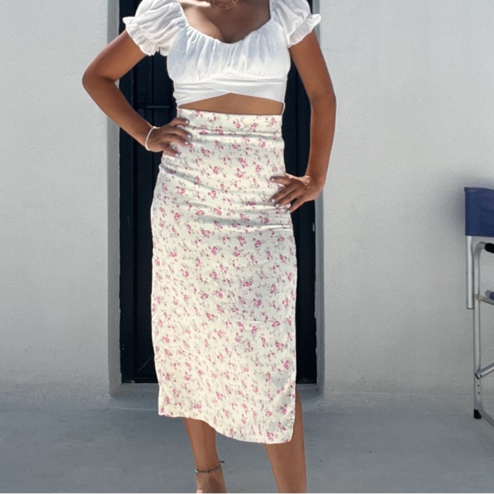 ZARA midi/maxi skirt size XS floral